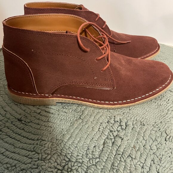 Kenneth Cole Reaction Passage Suede Brick Chukka boots in Sizes 8 and 10 - Picture 3 of 6